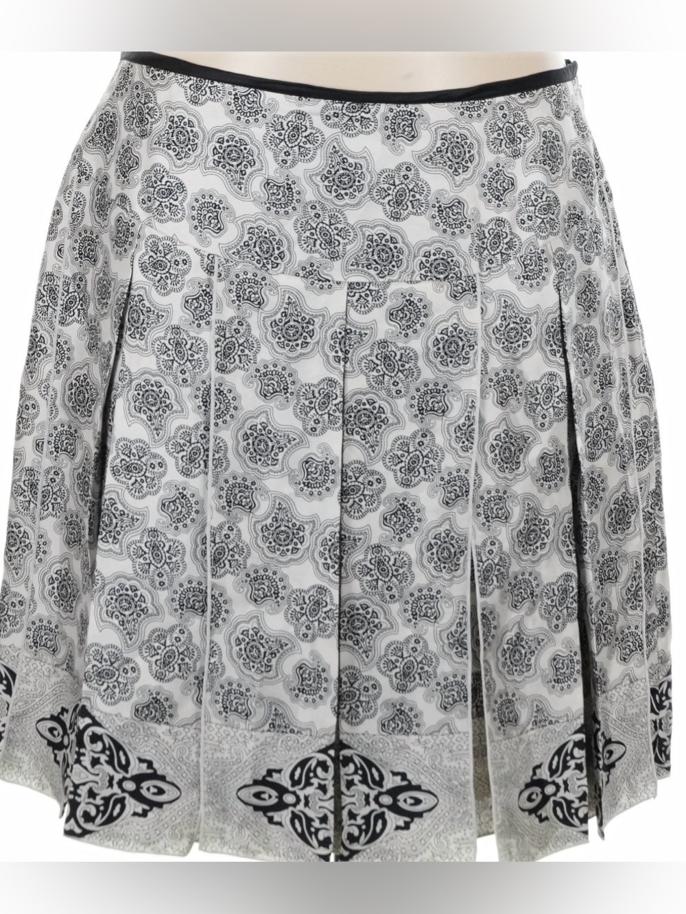 White House Black Market 100% Silk Paisley Pleated Skirt Size 8